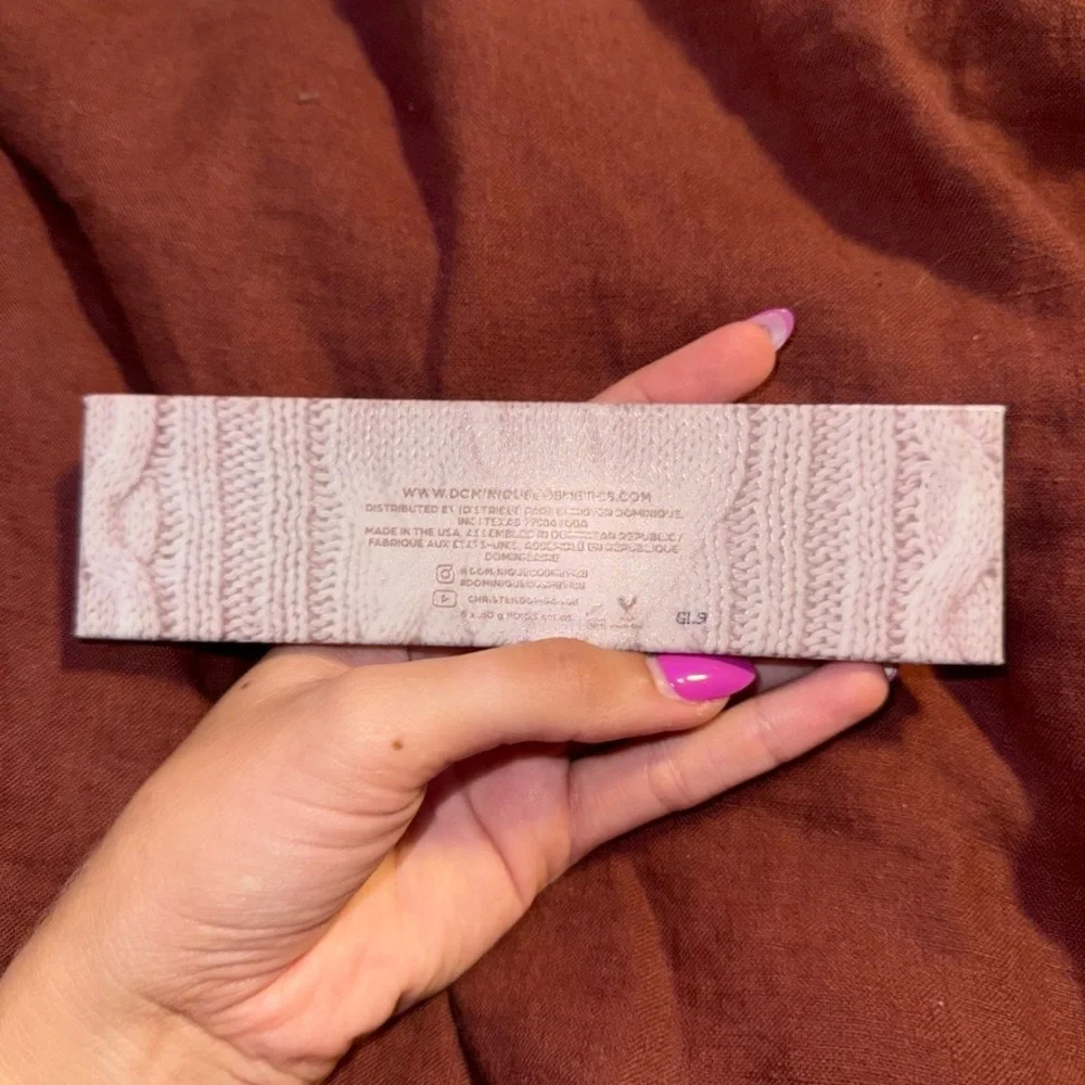 Dominique Cosmetics Textured Pink Case - Picture 3 of 3